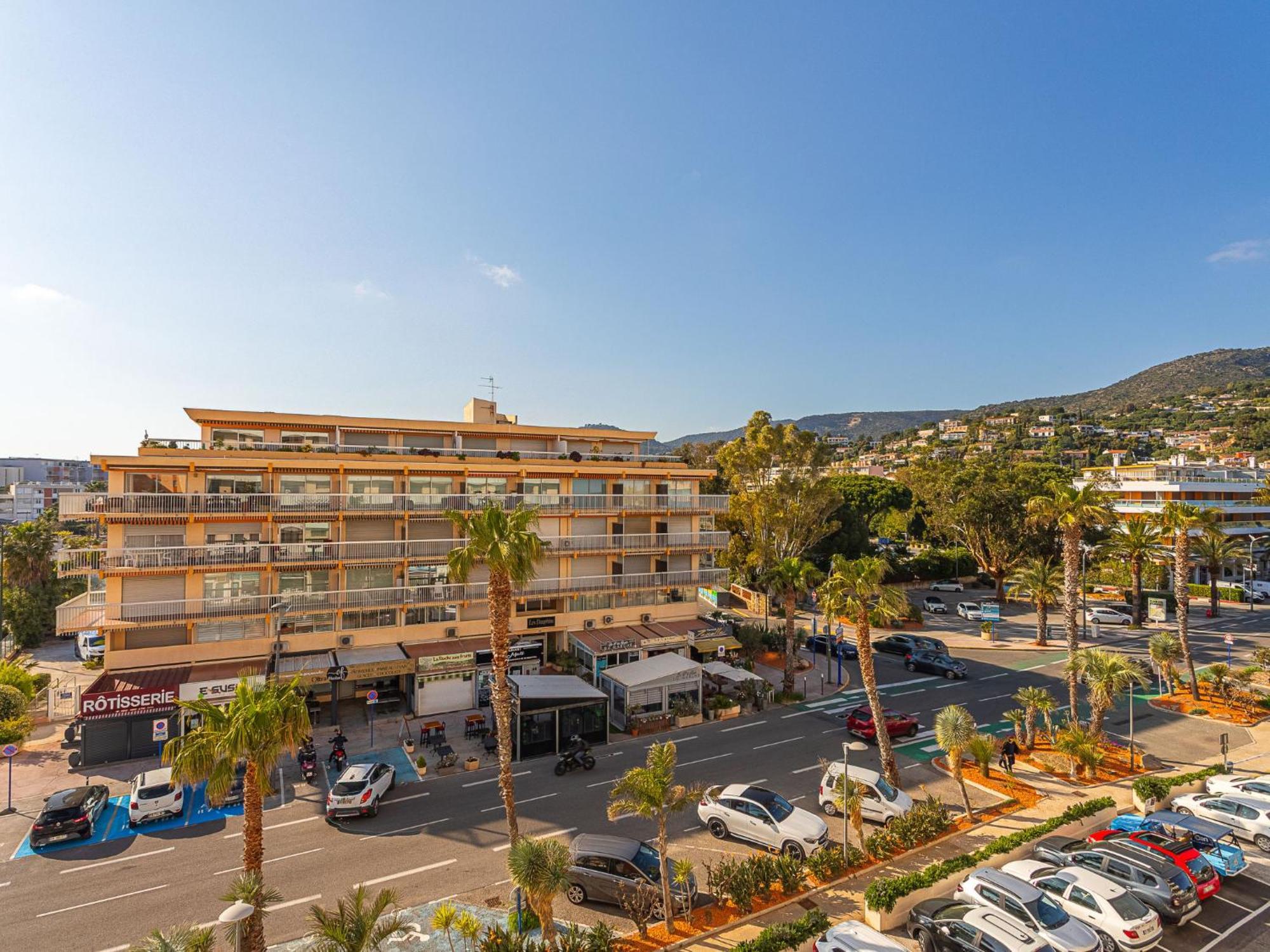 Studio Le Grand Large-4 By Interhome Le Lavandou Exterior photo
